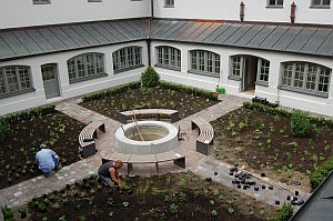 Verwunschener Brunnen im Kreuzgarten der Kapuziner, siehe Wordpress.com